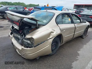 2005 Pontiac Bonneville SE z VIN 1G2HX52K95U210921, wystawiony jako IAAI lot #42156734 z przebiegiem Nie podano mil oraz . Historia ofert i sprzedaży dostępna na DreamBid. Obrazek 4.