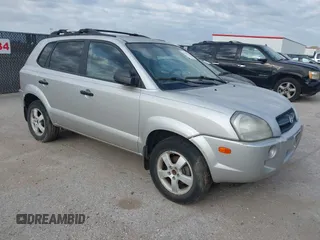 2006 Hyundai Tucson GL with VIN KM8JM12BX6U469719, listed as a IAAI auction lot 41899134 with 136,179 mi miles. Bid and sale history available at carsss.com. Image 1.