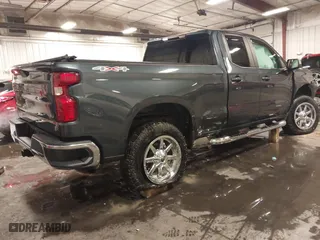 2019 Chevrolet Silverado 1500 LT with VIN 1GCRYDED7KZ300975, listed as a IAAI auction lot 41608865 with 157,912 mi miles. Bid and sale history available at carsss.com. Image 4.