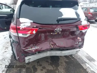 2018 Toyota Highlander LE с VIN 5TDBZRFH6JS903123, выставлен на аукционе IAAI как лот 41564004 с пробегом 109 852 миль миль и . История ставок и продаж доступна на DreamBid. Изображение 6.