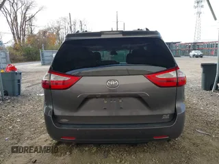 2018 Toyota Sienna XLE with VIN 5TDDZ3DC8JS207490, listed as a IAAI auction lot 40890775 with 97,260 mi miles. Bid and sale history available at carsss.com. Image 17.