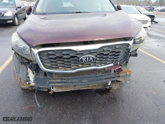 2019 Kia Sorento LX V6 with VIN 5XYPG4A53KG481998, listed as a IAAI auction lot 41533426 with NaN miles. Bid and sale history available at carsss.com. Image 17.