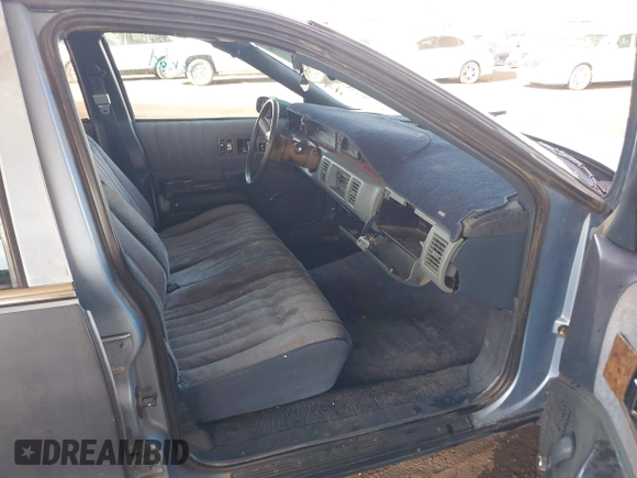 1992 Chevrolet Caprice with VIN 1G1BL53E1NR119546, listed as a IAAI auction lot 41461158 with 140,234 mi miles and . Bid and sale history available at DreamBid. Image 5.