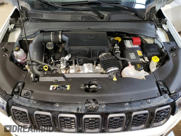 2024 Jeep Compass Latitude Lux with VIN 3C4NJDFNXRT151120, listed as a Copart auction lot 48513695 with 18,694 mi miles and Clean title. Bid and sale history available at DreamBid. Image 12.