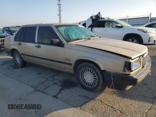 1993 Volvo 900 z VIN YV1JS8318P1140782, wystawiony jako Copart lot #41431855 z przebiegiem 141 139 mil mil oraz Szkody całkowita. Historia ofert i sprzedaży dostępna na DreamBid. Obrazek 4.
