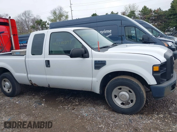2008 Ford Super Duty F-250 SRW XL with VIN 1FTNX20568EE42238, listed as a IAAI auction lot 41842277 with 180,699 mi miles. Bid and sale history available at carsss.com. Image 13.