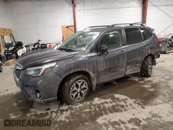 2021 Subaru Forester Premium z VIN JF2SKAFC0MH560734, wystawiony jako Copart lot #41489675 z przebiegiem 47 670 mil mil oraz Szkoda całkowita • Salvage title. Historia ofert i sprzedaży dostępna na DreamBid. Obrazek 1.
