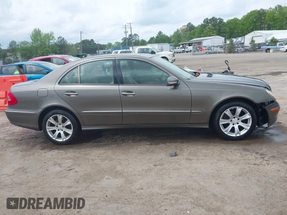 2009 Mercedes-Benz E Luxury 3.5L with VIN WDBUF87X09B418737, listed as a IAAI auction lot 42114852 with 93,014 mi miles. Bid and sale history available at carsss.com. Image 13.