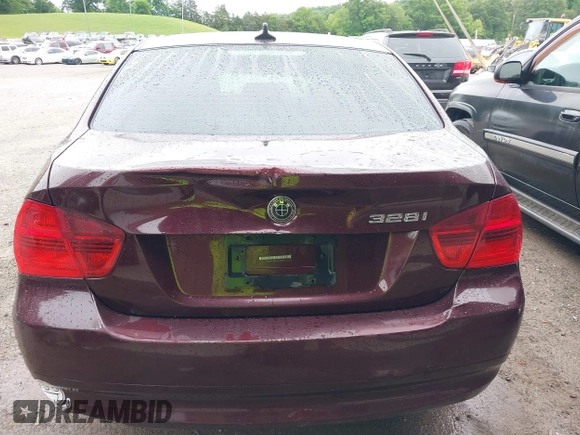 2007 BMW 3 Series 328i with VIN WBAVA33507KX78046, listed as a IAAI auction lot 42212796 with Not provided miles and . Bid and sale history available at DreamBid. Image 6.