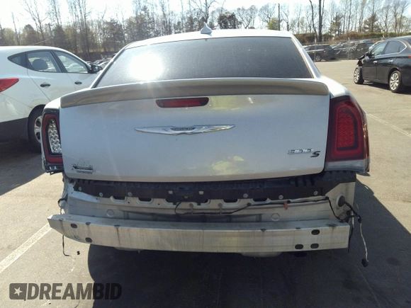 2020 Chrysler 300 S z VIN 2C3CCABGXLH103516, wystawiony jako IAAI lot #41918657 z przebiegiem 88 521 mil mil oraz . Historia ofert i sprzedaży dostępna na DreamBid. Obrazek 17.