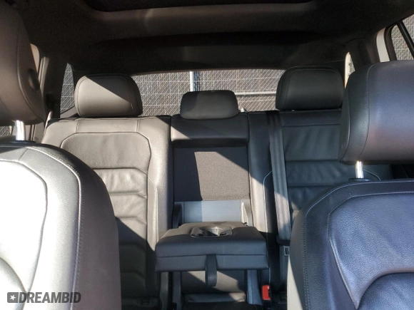 2020 Volkswagen Tiguan SEL Premium R-Line with VIN 3VV4B7AX3LM151191, listed as a Copart auction lot 86322014 with 37,748 mi miles and Salvage Title. Bid and sale history available at carsss.com. Image 10.