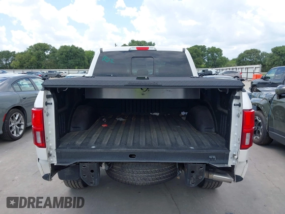 2018 Ford F-150 XL z VIN 1FTEW1EGXJFC60887, wystawiony jako IAAI lot #42667701 z przebiegiem 132 611 mil mil oraz . Historia ofert i sprzedaży dostępna na DreamBid. Obrazek 17.