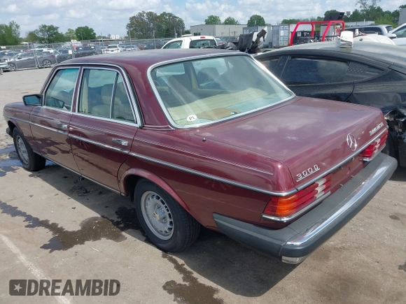 1985 Mercedes-Benz 300 with VIN WDBAB33CXFA233598, listed as a IAAI auction lot 41975316 with 149,707 mi miles and . Bid and sale history available at DreamBid. Image 3.