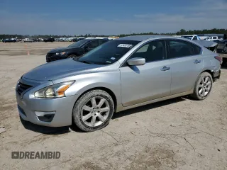 2015 Nissan Altima SV z VIN 1N4AL3AP4FC290801, wystawiony jako Copart lot #47428795 z przebiegiem 119 460 mil mil oraz Szkoda całkowita • Salvage title. Historia ofert i sprzedaży dostępna na DreamBid. Obrazek 1.