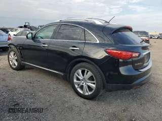 2015 Infiniti QX70 z VIN JN8CS1MUXFM381307, wystawiony jako Copart lot #47267545 z przebiegiem 171 240 mil mil oraz Szkoda całkowita • Salvage title. Historia ofert i sprzedaży dostępna na DreamBid. Obrazek 2.