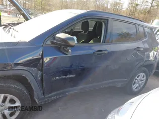 2017 Jeep Compass Sport z VIN 3C4NJDABXHT688890, wystawiony jako IAAI lot #41401246 z przebiegiem 57 811 mil mil oraz . Historia ofert i sprzedaży dostępna na DreamBid. Obrazek 6.