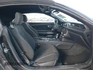 2017 Ford Mustang V6 z VIN 1FATP8EM4H5256892, wystawiony jako IAAI lot #41991537 z przebiegiem 39 861 mil mil oraz . Historia ofert i sprzedaży dostępna na DreamBid. Obrazek 5.