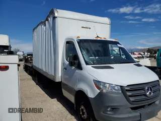 2022 Mercedes-Benz Sprinter Chassis with VIN W1X9E33Y1NN205090, listed as a Copart auction lot 45237035 with Not Provided miles and Salvage Title. Bid and sale history available at carsss.com. Image 4.