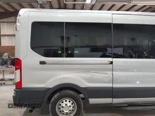 2021 Ford Transit Passenger XL с VIN 1FBAX9CG9MKA15625, выставлен на аукционе IAAI как лот 42491429 с пробегом 99 401 миль миль и . История ставок и продаж доступна на DreamBid. Изображение 18.