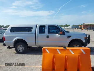 2008 Ford Super Duty F-250 SRW XL with VIN 1FTSX21R28EB04744, listed as a IAAI auction lot 42173672 with 168,960 mi miles. Bid and sale history available at carsss.com. Image 13.