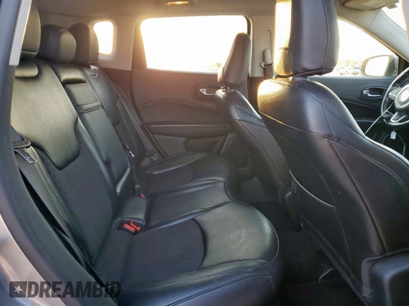 2020 Jeep Compass Altitude z VIN 3C4NJCBB7LT118041, wystawiony jako Copart lot #52822225 z przebiegiem 76 700 mil mil oraz Szkody całkowita. Historia ofert i sprzedaży dostępna na DreamBid. Obrazek 11.