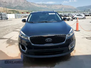 2017 Kia Sorento LX with VIN 5XYPGDA3XHG263872, listed as a Copart auction lot 60910725 with 93,778 mi miles and Clean title. Bid and sale history available at DreamBid. Image 5.