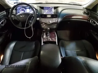 2018 Infiniti Q70 Luxe с VIN JN1BY1PR1JM370429, выставлен на аукционе Copart как лот 61178185 с пробегом 48 972 миль миль и Списание • Salvage title. История ставок и продаж доступна на DreamBid. Изображение 8.