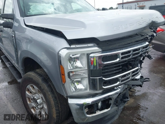2024 Ford Super Duty F-250 SRW XL with VIN 1FT7W2BT9RED24404, listed as a IAAI auction lot 41851217 with 25,627 mi miles. Bid and sale history available at carsss.com. Image 18.