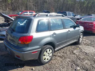 2004 Mitsubishi Outlander LS with VIN JA4LX31F344003223, listed as a IAAI auction lot 41614338 with 135,101 mi miles. Bid and sale history available at carsss.com. Image 4.