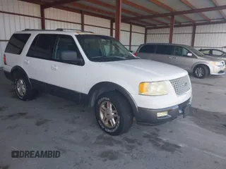 2004 Ford Expedition Special Service with VIN 1FMPU16L44LB48226, listed as a IAAI auction lot 42018315 with 154,203 mi miles. Bid and sale history available at carsss.com. Image 1.