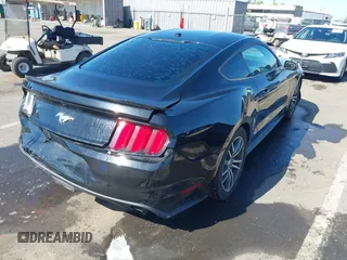 2015 Ford Mustang EcoBoost z VIN 1FA6P8TH4F5377048, wystawiony jako IAAI lot #42234256 z przebiegiem 160 455 mil mil oraz . Historia ofert i sprzedaży dostępna na DreamBid. Obrazek 4.