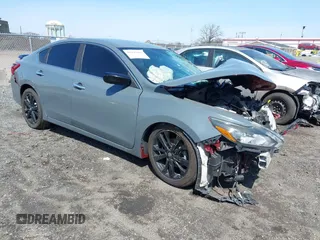 2017 Nissan Altima S z VIN 1N4AL3AP5HC234322, wystawiony jako IAAI lot #41947565 z przebiegiem 174 659 mil mil oraz . Historia ofert i sprzedaży dostępna na DreamBid. Obrazek 1.