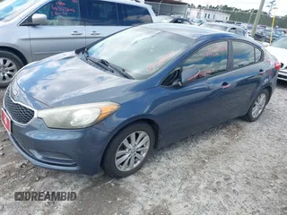 2015 Kia Forte LX with VIN KNAFX4A64F5271782, listed as a IAAI auction lot 41981939 with Not Provided miles. Bid and sale history available at carsss.com. Image 2.