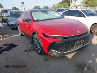 2024 Toyota Crown XLE z VIN JTDAAAAF1R3029397, wystawiony jako IAAI lot #42269436 z przebiegiem Nie podano mil oraz . Historia ofert i sprzedaży dostępna na DreamBid. Obrazek 1.