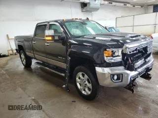 2018 GMC Sierra 2500HD SLT with VIN 1GT12TEY3JF205437, listed as a Copart auction lot 60290314 with 107,040 mi miles and Clean Title. Bid and sale history available at carsss.com. Image 4.