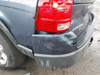 2003 Ford Explorer XLT with VIN 1FMZU73K73ZA63805, listed as a IAAI auction lot 42217052 with 266,219 mi miles and . Bid and sale history available at carsss.com. Image 13.