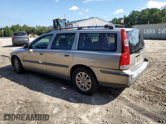 2001 Volvo V70 with VIN YV1SW61R611127879, listed as a Copart auction lot 72769494 with 286,405 mi miles and Salvage Title. Bid and sale history available at carsss.com. Image 2.