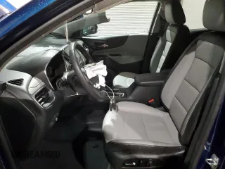 2021 Chevrolet Equinox Premier z VIN 2GNAXNEV3M6138086, wystawiony jako Copart lot #41781105 z przebiegiem 18 008 mil mil oraz Szkoda całkowita • Salvage title. Historia ofert i sprzedaży dostępna na DreamBid. Obrazek 7.