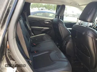 2019 Jeep Cherokee Latitude Plus z VIN 1C4PJMLBXKD409716, wystawiony jako Copart lot #56367955 z przebiegiem 53 831 mil mil oraz Szkoda całkowita • Salvage title. Historia ofert i sprzedaży dostępna na DreamBid. Obrazek 10.
