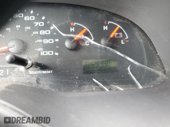 2004 Ford Econoline Passenger XL with VIN 1FBSS31L84HA53604, listed as a Copart auction lot 60685995 with 165,114 mi miles and Clean title. Bid and sale history available at DreamBid. Image 9.
