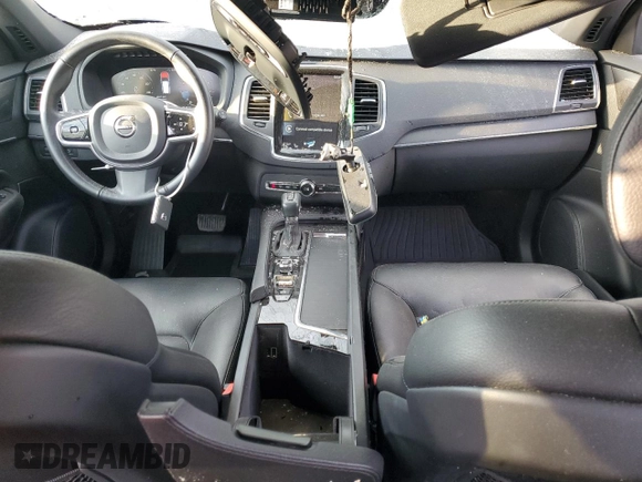 2020 Volvo XC90 Momentum with VIN YV4A221K2L1575092, listed as a Copart auction lot 76406664 with 44,099 mi miles and Salvage Title. Bid and sale history available at DreamBid. Image 8.