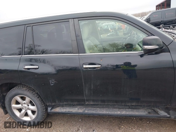 2011 Lexus GX 460 with VIN JTJBM7FXXB5021029, listed as a IAAI auction lot 41944230 with 209,722 mi miles. Bid and sale history available at carsss.com. Image 13.