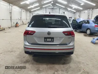 2022 Volkswagen Tiguan SE R-Line Black с VIN 3VV8B7AX8NM044884, выставлен на аукционе IAAI как лот 42331323 с пробегом 45 945 миль миль и . История ставок и продаж доступна на DreamBid. Изображение 16.