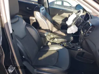 2019 Jeep Compass Latitude with VIN 3C4NJDBB9KT794074, listed as a IAAI auction lot 41068687 with 106,947 mi miles and . Bid and sale history available at DreamBid. Image 5.
