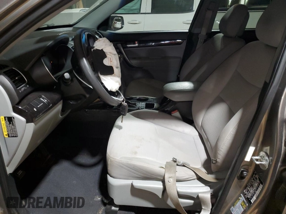 2015 Kia Sorento LX with VIN 5XYKT3A68FG593730, listed as a Copart auction lot 83308664 with 145,209 mi miles and Salvage Title. Bid and sale history available at carsss.com. Image 7.