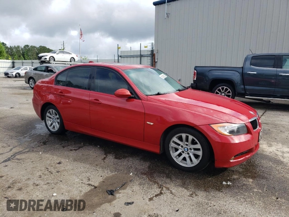 2007 BMW 3 Series 328i z VIN WBAVA33517KX80212, wystawiony jako Copart lot #55639855 z przebiegiem 246 801 mil mil oraz Szkoda całkowita • Salvage title. Historia ofert i sprzedaży dostępna na DreamBid. Obrazek 4.