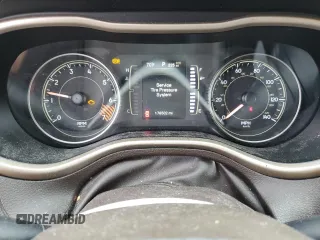 2014 Jeep Cherokee Latitude z VIN 1C4PJMCBXEW220587, wystawiony jako Copart lot #54733665 z przebiegiem 176 502 mil mil oraz Szkoda całkowita • Salvage title. Historia ofert i sprzedaży dostępna na DreamBid. Obrazek 9.