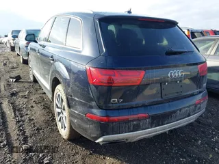 2017 Audi Q7 Premium Plus z VIN WA1LAAF75HD019470, wystawiony jako IAAI lot #41724853 z przebiegiem 85 301 mil mil oraz . Historia ofert i sprzedaży dostępna na DreamBid. Obrazek 3.
