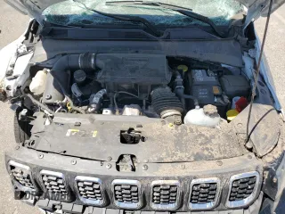 2024 Jeep Compass Latitude z VIN 3C4NJDBN6RT110585, wystawiony jako Copart lot #60543085 z przebiegiem 32 245 mil mil oraz Nie do naprawy • Non repairable. Historia ofert i sprzedaży dostępna na DreamBid. Obrazek 12.