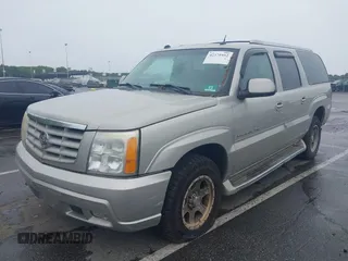 2005 Cadillac Escalade ESV z VIN 3GYFK66NX5G147854, wystawiony jako IAAI lot #42375952 z przebiegiem Nie podano mil oraz . Historia ofert i sprzedaży dostępna na DreamBid. Obrazek 6.
